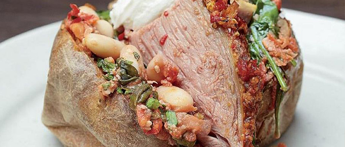 Baked Potato With Spicy Lamb 